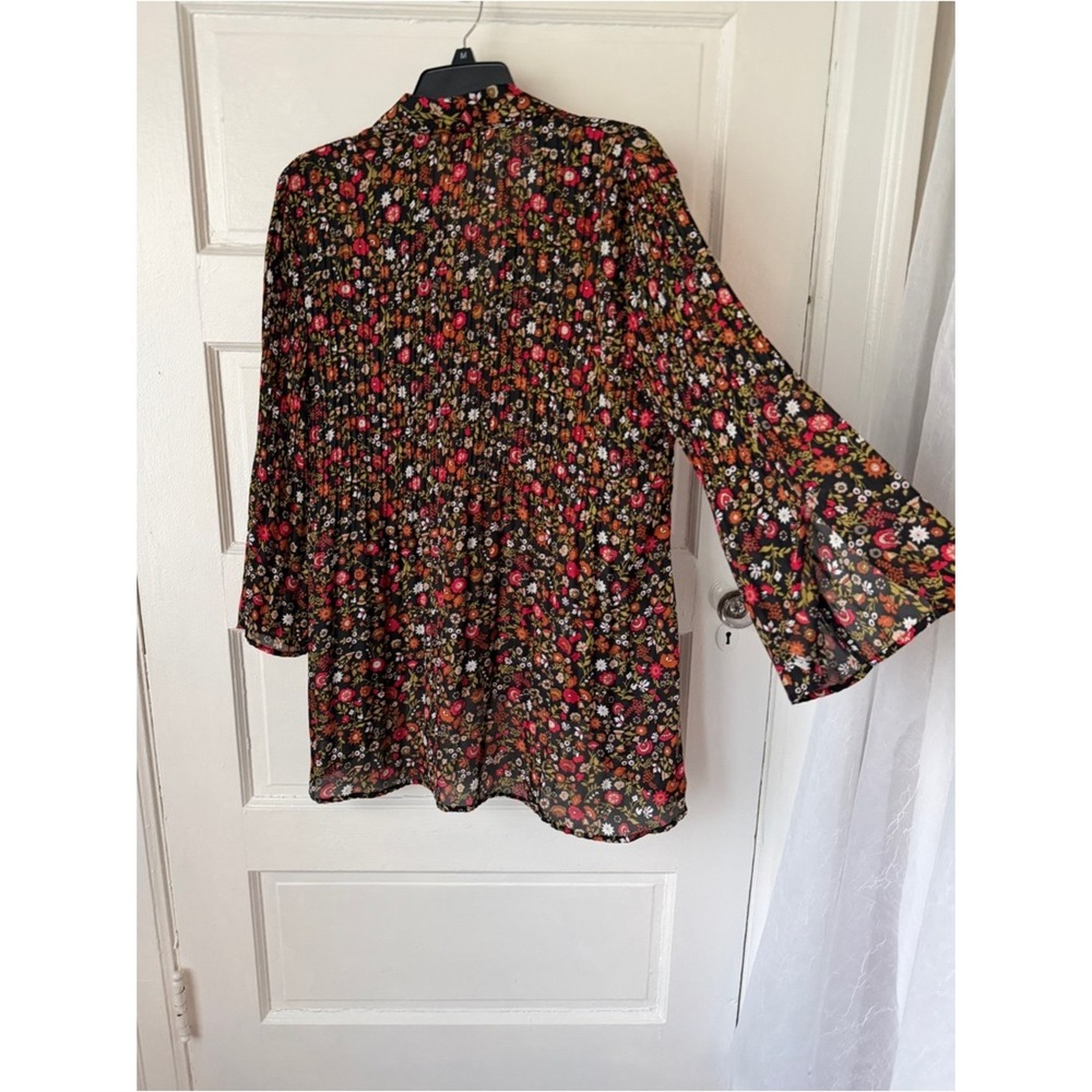 Sunny Leigh Colorful Floral Pleated Peasant Top Button Down Slit Flutter Sleeve - Picture 5 of 13